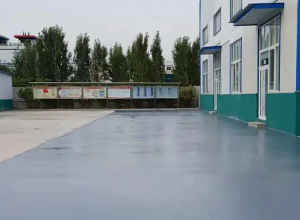 呼和浩特彩色路面喷涂翻新的材料对冬季